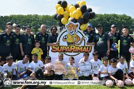 Sepak bola merupakan olahraga yang paling digemari oleh. Siaran Media Pelancaran Piagam Suparimau Fam Fam