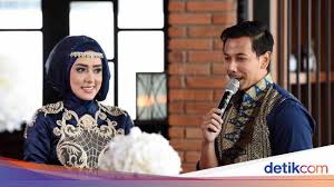 Caption tenteng lamaran / kata kata bijak lamaran pernikahan islami archives kata kata : Sweet Kata Kata Romantis Sonny Setiawan Bikin Fairuz Salah Tingkah