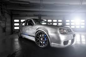 The volkswagen golf mk4 (or vw type 1j) is a compact car, the fourth generation of the volkswagen golf and the successor to the volkswagen golf mk3. Vw Golf 4 R32 Hperformance Sorgt Fur 550 Ps Im Klassiker