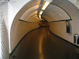 Ancien Tunnel De La Station Martin Nadaud Transforme En Couloir De Correspondance De Gambetta Entre Les Lignes 3 Metro Paris Metro Parisien Bois De Vincennes