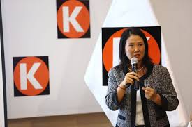 La hija del expresidente alberto fujimori es investigada por lavado de activos y por la presunta creación de una organización criminal al interior de su partido fuerza popular, que habría recibido dinero de odebrecht. Keiko Fujimori Sale En Libertad Bajo Fianza Connectas