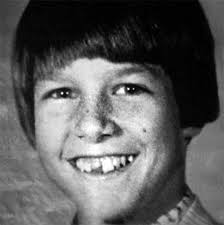 The excellence of your smile largely depends upon the size of central teeth that differs from one. Tom Cruise Teeth The Real Story Before After Pictures