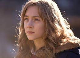 Saoirse ronan wirkt abseits der kamera nie, als trage sie probleme von figuren oder anderen leuten mit sich herum. Susie Salmon In Meinem Himmel Wiki Fandom