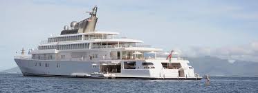 The flying fox yacht, rumored to be worth $400 million and owned by amazon ceo jeff bezos, was spotted off rumors that the yacht belongs to bezos have circulated since 2017, when the lürssen. This Is What 120 Billion Plus In Net Worth Looks Like On The Deck Of A Boat Marketwatch