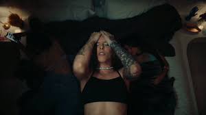 @lolaswiftiss video Tweet