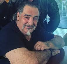 Ο κορυφαίος λαϊκός τραγουδιστής αφηγήθηκε με συγκίνηση στον νίκο. Basilhs Karras H Megalh Allagh Sthn E3wterikh Toy Emfanish Star Gr