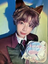 I did Kitty Rafayel for Rafayel's birthday !! I hope y'all enjoy 🥹🫶🏻🐈