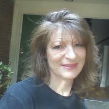 Kerry Sledge's Instagram, Twitter & Facebook