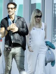 Paulo pires cantor e compositor best producões artísticas / single hits 🎶 de pisadinha em pisadinha🔊🔊🔊🔊 youtu.be/y600jrgn2wo Paulo Pires E Astris Werdnig Aguardam O Nascimento Da Segunda Filha Holofote