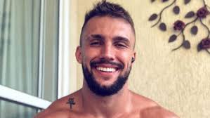 'fui um babaca várias vezes'. Bbb 21 Arthur Picoli Ex Mister Espirito Santo Ja Foi Jogador De Futebol E Trabalhou Na Roca
