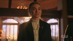 Regarder legacies saison 1 episode 7 en streaming complete et en français (vf) et vostfr. Critiques Series Legacies Saison 3 Episode 7 Critiques Series Et Cine Actu Breaking News Ca Deborde De Potins