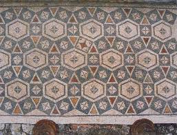 Ala Sul Do Peristilo Da Casa Da Cruz Suastica Composicao Em Favo De Quadrados E Triangulos Equilateros Formando Dod Mosaic Ancient Civilizations Inspiration