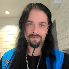 Guys with long hair should never ever cut their hair off!