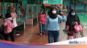 Toko kolam renang meyediakan perlengkapan kolam renang dan accessories kolam renang, seperti pump kolam, filter kolam dan vaccum cleaner set. Kolam Renang Di Ciputat Picu Kerumunan Pengelola Diperiksa