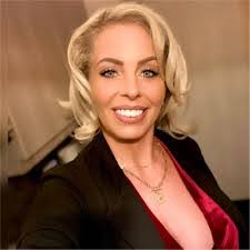 Denise Pelzer's Instagram, Twitter & Facebook