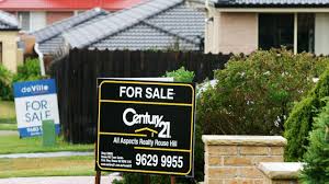 House prices are being driven higher by low interest rates, and interest rates are set to stay low or fall further over the coming year. Dire Warning For Aussie Housing Market Queensland Times