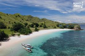 'maldives beach' ala pantai ora (seperti di dapatkan keseruan bhinneka wisata yang ada di dunia hanya bisa ditemukan di indonesia. Maldives Versi Indonesia Buat Liburan Akhir Tahunmu Mandiri Investasi