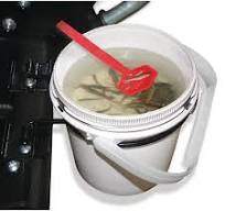 Clam Bait Well with 0.6 Gal. Bucket and Sled Bracket 9024