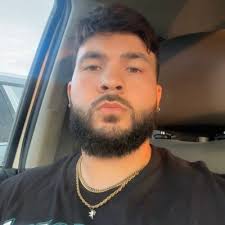 Jade Cisneros (@jcizzzzz)