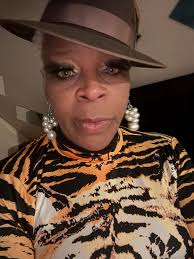 Feeling like a fifth wheel when being a supernumerary