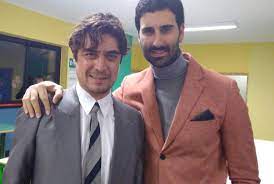 Santo russo (riccardo scarcio) è un giovane calabrese dal duro carattere che cresce nella milano da bere degli anni ottanta divenendo uno dei più ambiziosi. Lo Spietato Gabriele Laghezza Sul Set Con Riccardo Scamarcio New Pam It Informiamo Brindisi E Provincia