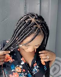 They also tend to look great and yet are extremely easy to do. Updated 30 Gorgeous Ghana Braid Hairstyles August 2020