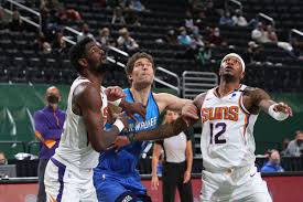 Latest on phoenix suns center deandre ayton including news, stats, videos, highlights and more on espn. Deandre Ayton And Phoenix Suns Starting To Crack Code Of Small Ball Bright Side Of The Sun