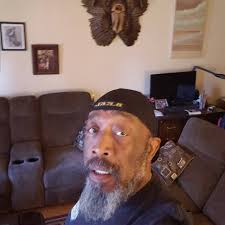 Hey old man. You are truly one of a kind! I keep complimenting you, but it  feels like I am invisible to you. 🥺✨ Just saying "hello" makes my day! 😁