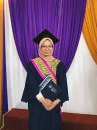 Ukm's convocation system can only be accessed for graduands in year 2020 from the 461st senate approval (10th december 2019) till the 470th graduands whom are not able to pick up the gown within the designated date (10th to 16th march 2021) can made new appointment for gown collection. Graduan Ini Sanggup Pakai Jubah Singgah Di Pus4ra Mama Dan Ayahnya Sebelum Majlis Lepat Pisang