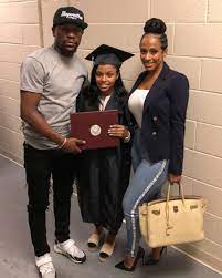 Floyd mayweather's net worth is almost entirely the result of his phenomenal success in the boxing ring. Floyd Mayweather With His Daughter Her Mother 2018