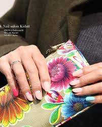 ネイルサロンキダチ 水戸ネイルサロン on instagram お財布ポーチの ピンクとブルー 変形と半径の個性派フレンチ シンプルカラフルに組み合わせ ２０２０年の初ネイルは 気分の上がる映えカラー オリンピックテレビ買う問題 w