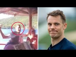 Nun ist ein video aufgetaucht, das ihn dabei zeigt, wie er mit freunden ein umstrittenes lied singt. Wirbel Um Urlaubsvideo Manuel Neuer Singt Kroatisches Lied Von Rechtsextremer Band Youtube