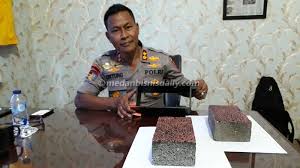 Manual genjot/pompa yang dibantu dengan tuas dari pipa. Akbp Untung Sangaji Ciptakan Batako Dari Limbah Kerang Dan Serbuk Kayu Bernilai Seni Sosok Medanbisnisdaily Com