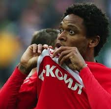 Luiz adriano (bra) currently plays for brasileiro série a club palmeiras. Luiz Adriano Ufficial Home Facebook