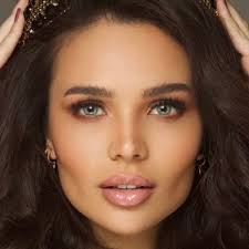 Leticia Bradshaw's Instagram, Twitter & Facebook