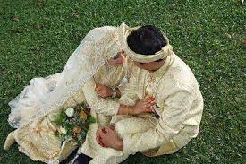 I would of never married a non muslim and its not that theres anything wrong with non muslims considering all my family arent muslim i just wanted som. When Muslims Intermarry The Interfaith Observer
