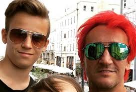 Uczęszczał do szkoły muzycznej (uczył się grać na fortepianie) i gimnazjum w niemczech. Michal Wisniewski Syn Gwiazdora Ma 17 I Wlasnie Zaczal Nowa Prace