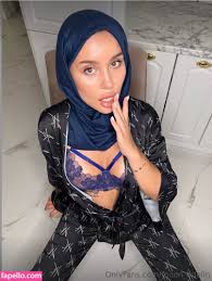 Hijab  arabiano  hijabi_bloggers Nude Leaked OnlyFans Photo 18 - Fapello