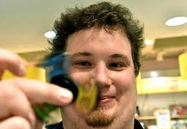 Har du snurr på din fidget spinner? Så tog senaste flugan över skolgårdarna  från Los Angeles till Landskrona