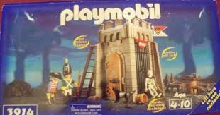 Playmobil Pirate Prison Set 3914 1999 By Playmobil 65 00 Contents Include 1 Prison Tower 1 Pirate 1 Soldier Playmobil Toys Doll Accessories Toys Games