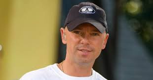 Kenny Chesney To Release Charitable Single In Honor Of Late Dog Ruby