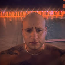 John Schneider was not impressed with the Mariners' crowd after George  Springer was hit in the knee 😳