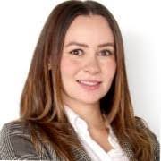 Sara Iza's Instagram, Twitter & Facebook