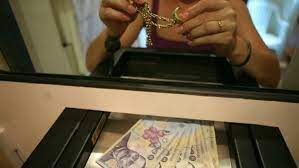 Cumparam si oferim imprumuturi de tip amanet pentru aur de la 8k pana la 24k. Romanii LasÄ Sute De Kilograme De Aur In Casele De Amanet Cat CostÄ Creditele Pe Bijuterii