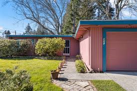 Trendy arcadia lite location is quiet, yet within walking distance to phoenix's best dining, lgo, postino wine café, undertow and more. Modern Mid Century Homes For Sale In Bellevue Wa 48 Modern Mid Century Houses In Bellevue Wa For Sale Zerodown