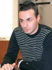 Nor bere negozioaren jabe