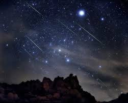 Mưa sao băng lớn nhất năm sẽ rơi vào tháng 8 và tháng 12 hàng năm. MÆ°a Sao BÄƒng Geminids Tá»'i Nay Ngay 13 12 2017 Co Gi Ä'ang Mong Chá»