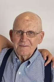 Loretta Visser's Instagram, Twitter & Facebook