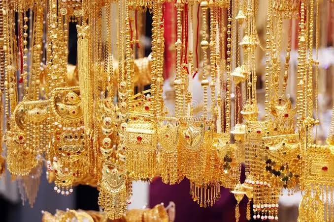 Gold, Diamonds, and Desert Drama: Inside the UAE's Luxury Jewelry Culture