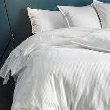 Housse De Couette En Satin Blanc 200x200 Grand Hotel Maisons Du Monde